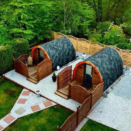 Highland & Transylvania Glamping Pods รอยบริดจ์ ภายนอก รูปภาพ
