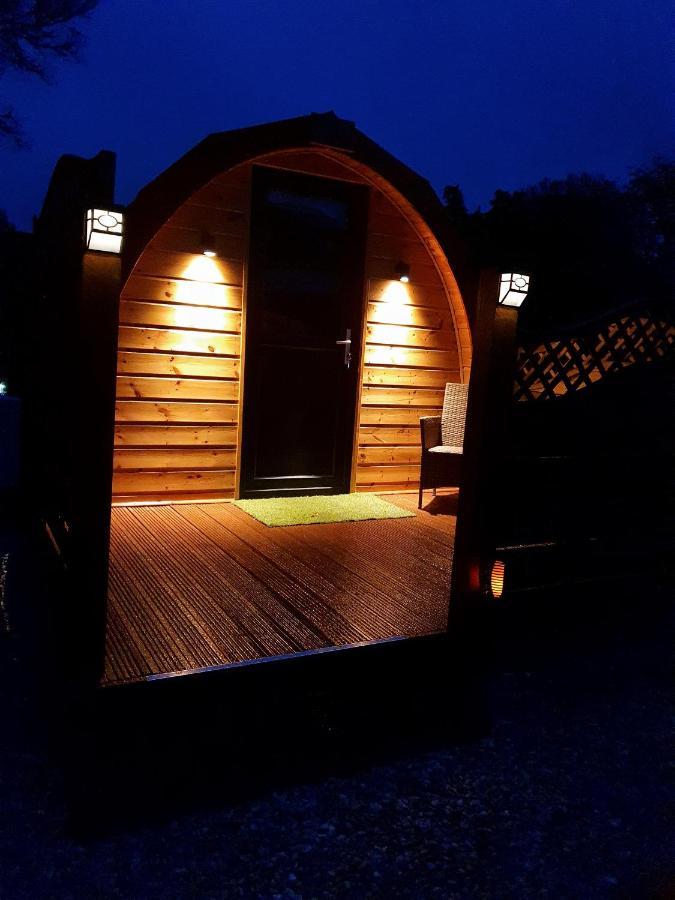Highland & Transylvania Glamping Pods รอยบริดจ์ ภายนอก รูปภาพ