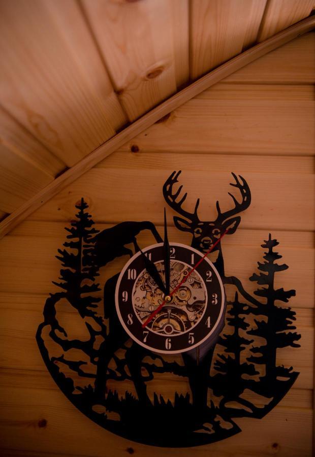 Highland & Transylvania Glamping Pods รอยบริดจ์ ภายนอก รูปภาพ