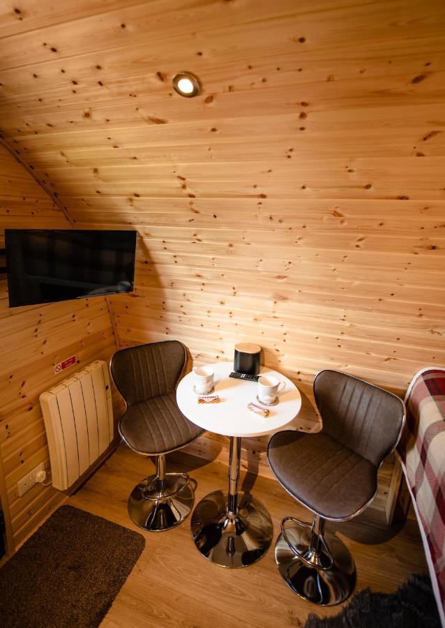Highland & Transylvania Glamping Pods รอยบริดจ์ ภายนอก รูปภาพ