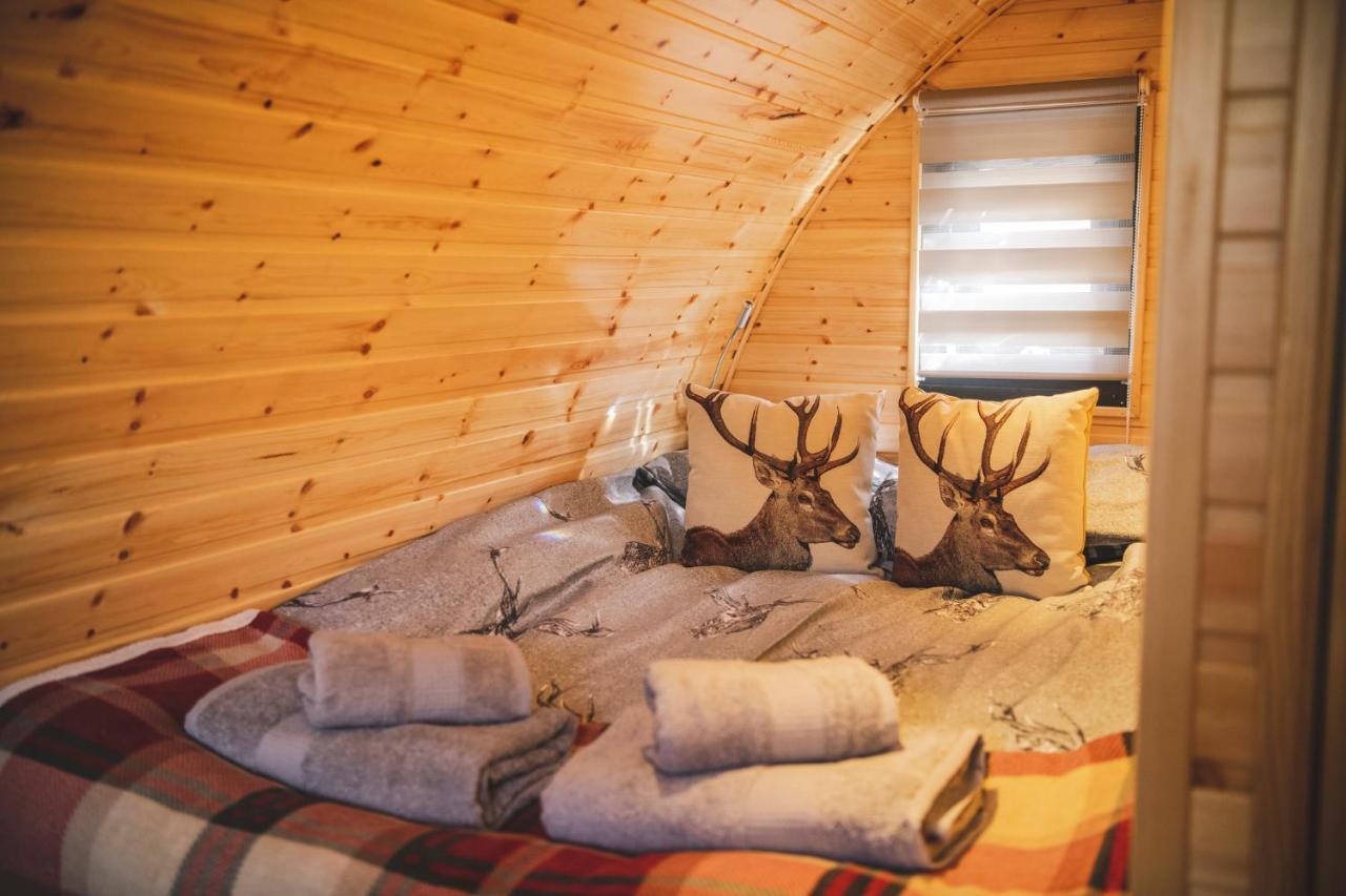 Highland & Transylvania Glamping Pods รอยบริดจ์ ภายนอก รูปภาพ
