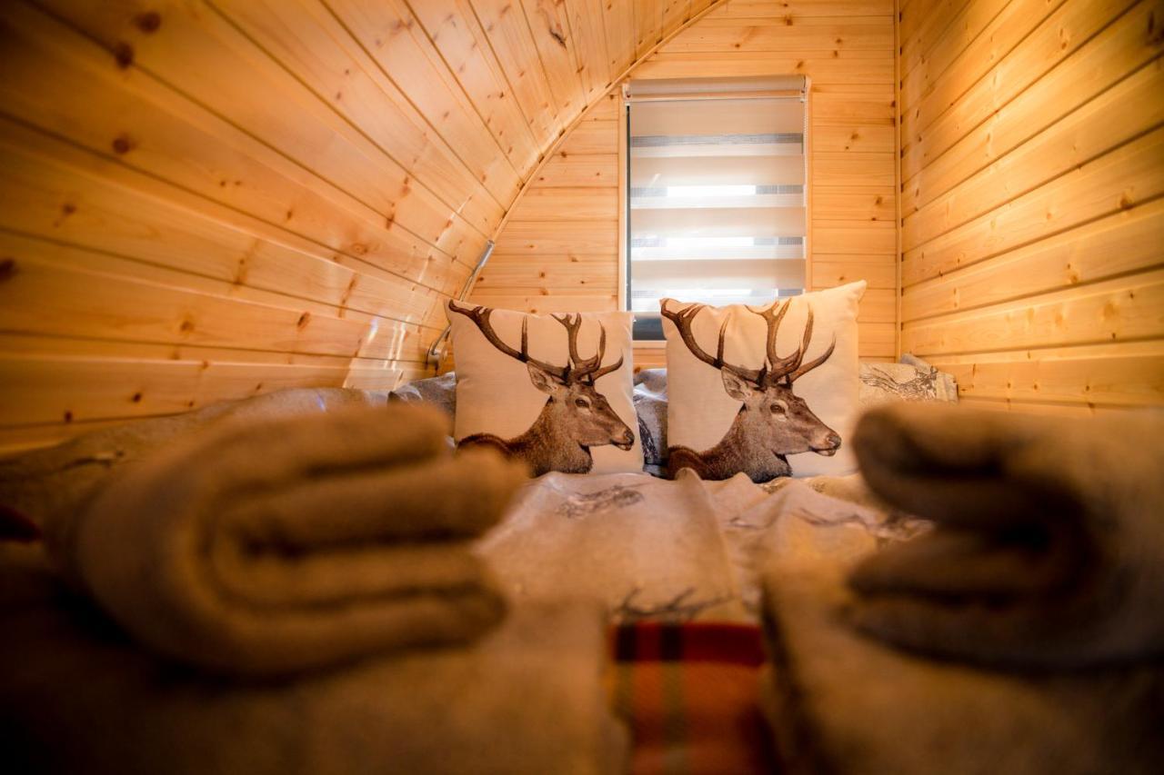 Highland & Transylvania Glamping Pods รอยบริดจ์ ภายนอก รูปภาพ