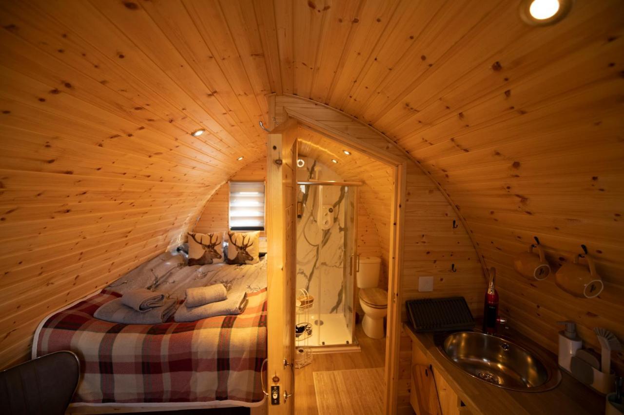 Highland & Transylvania Glamping Pods รอยบริดจ์ ภายนอก รูปภาพ