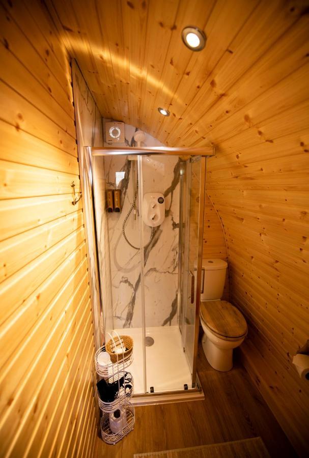Highland & Transylvania Glamping Pods รอยบริดจ์ ภายนอก รูปภาพ
